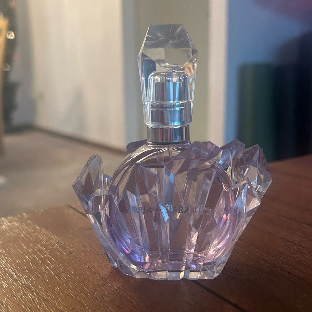 Ariana Grande R.E.M. Eau de Parfum 1 oz
